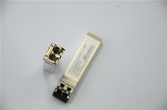FTLF8529P3BCV-QL 16G SFP+ 850nm 단파장은 끼워 넣을 수 있는 광 송수신기 모듈을 뜨겁게 합니다