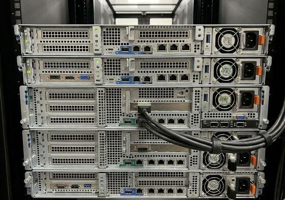 대규모 데이터 분석 및 기계 학습 작업을 지원하기 위해 Nvidia MCX75310AAS-NEAT을 통해 혁신적인 AI 기능을 탐구합니다.